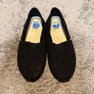 Toms Classic Black Slip-On Canvas Shoes
